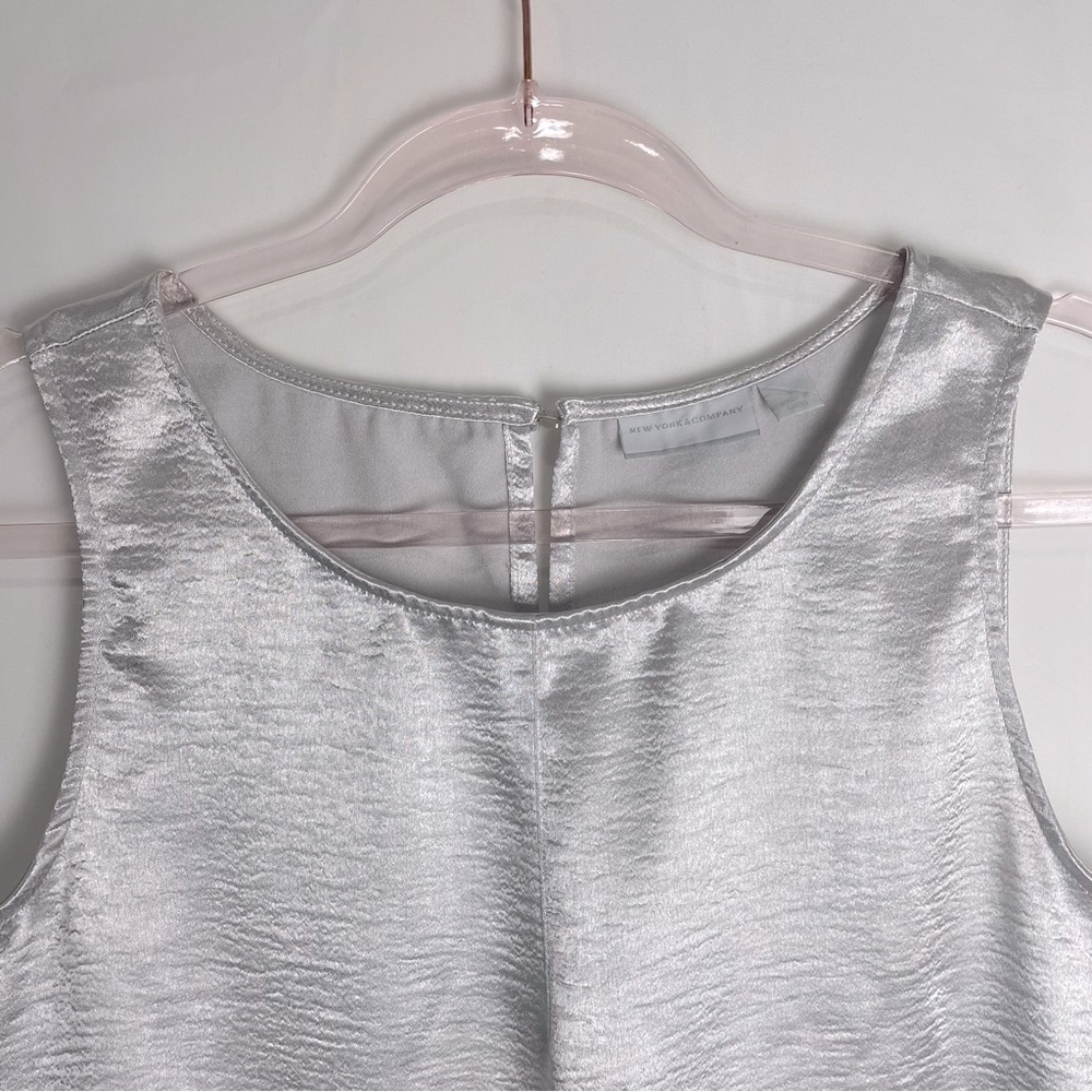 100% polyester. - Picture 3 of 6